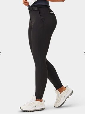 Like New - Women’s Macade Golf Black Four-Way Stretch Jogger - Small Short